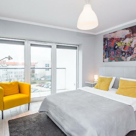Apartemen studio 35 m² dengan 1 kamar mandi pribadi di Pusat Kota Poznan Bagian luar foto