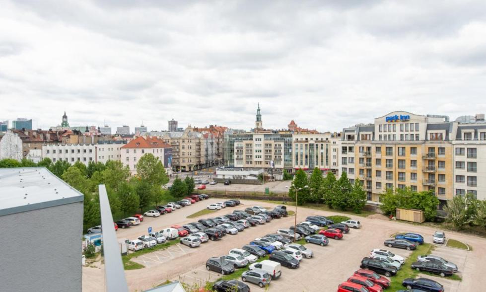 Apartemen studio 35 m² dengan 1 kamar mandi pribadi di Pusat Kota Poznan Bagian luar foto