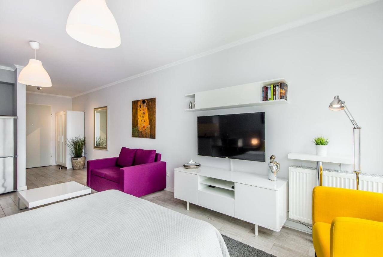 Apartemen studio 35 m² dengan 1 kamar mandi pribadi di Pusat Kota Poznan Bagian luar foto