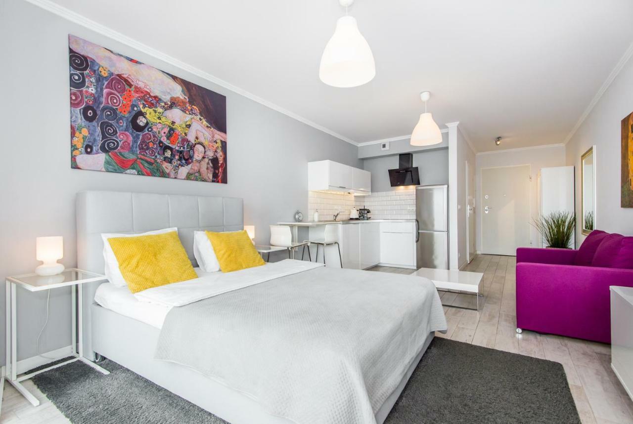 Apartemen studio 35 m² dengan 1 kamar mandi pribadi di Pusat Kota Poznan Bagian luar foto